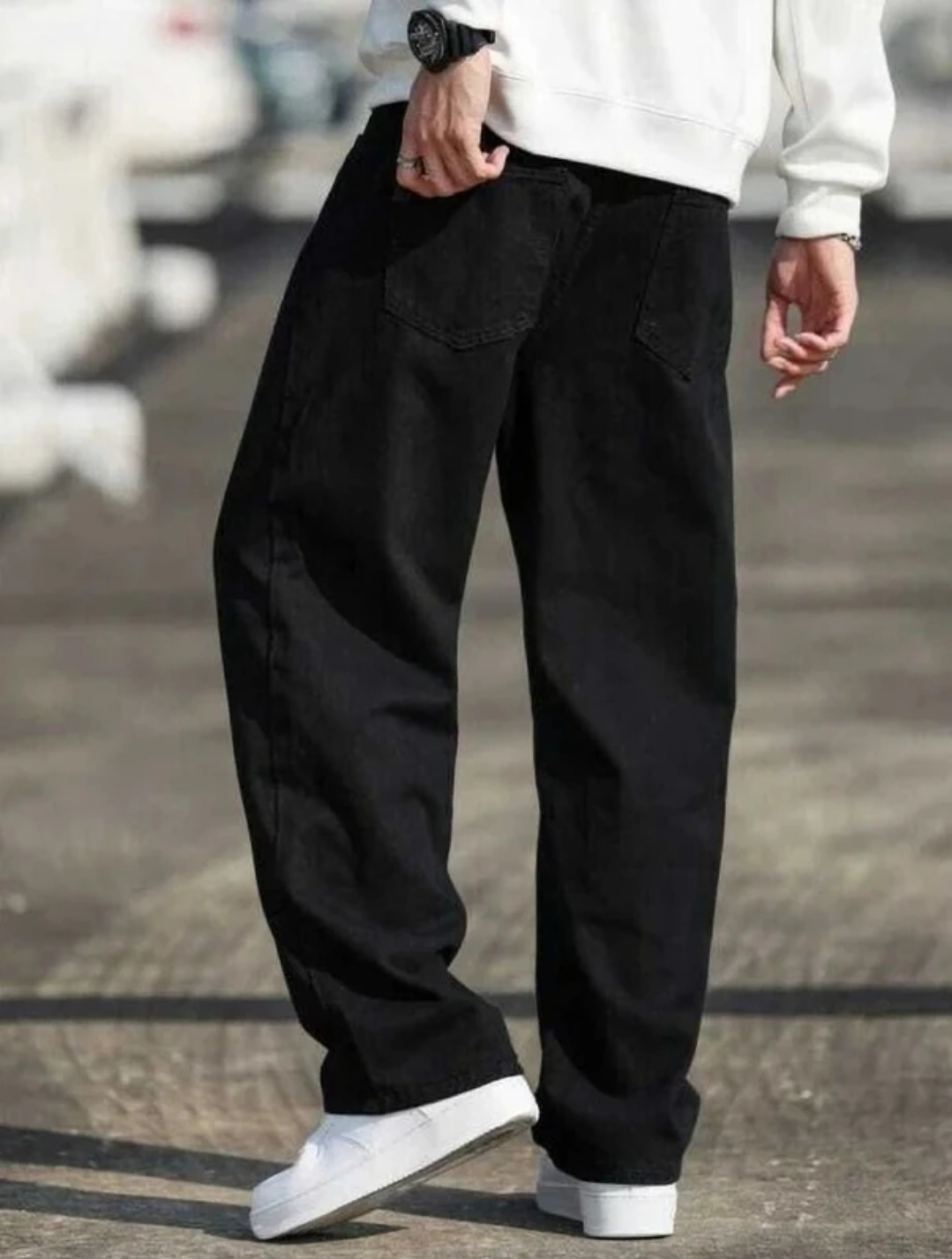 Loose fit mid rise jeans